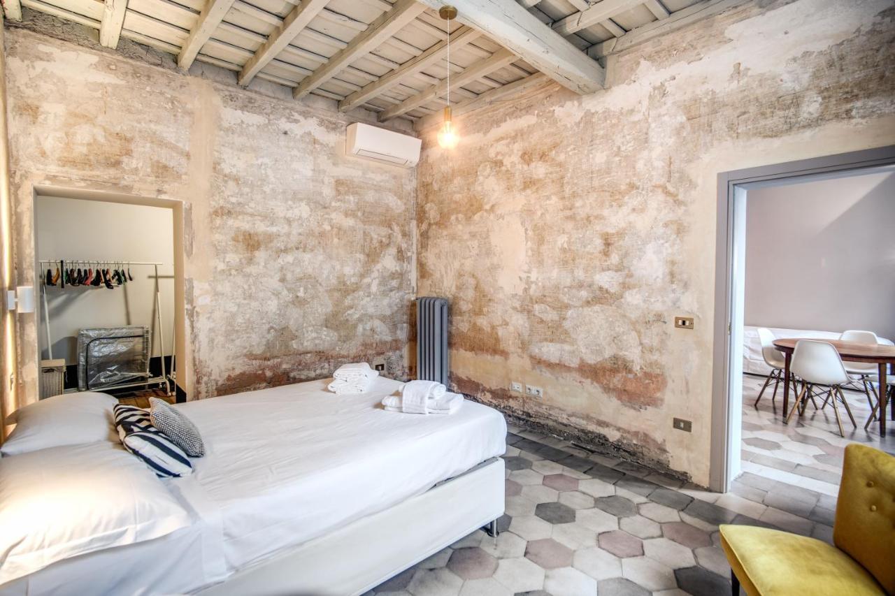 Stylish And Spacious Apartment Next To The Colosseum Rome Bagian luar foto