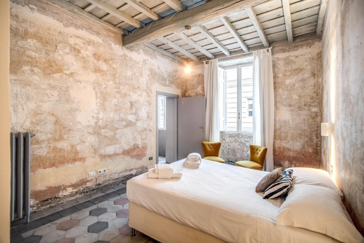 Stylish And Spacious Apartment Next To The Colosseum Rome Bagian luar foto