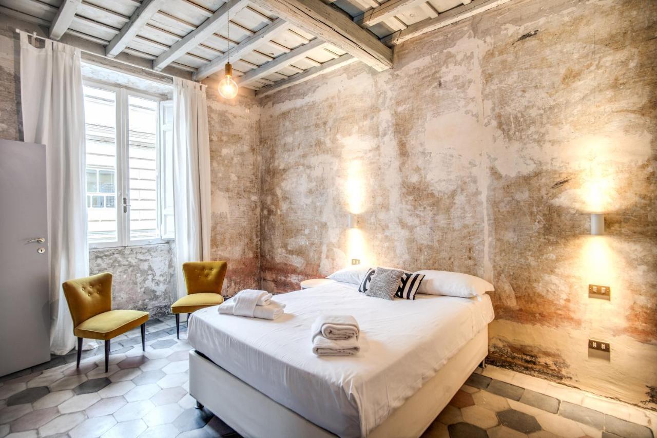 Stylish And Spacious Apartment Next To The Colosseum Rome Bagian luar foto