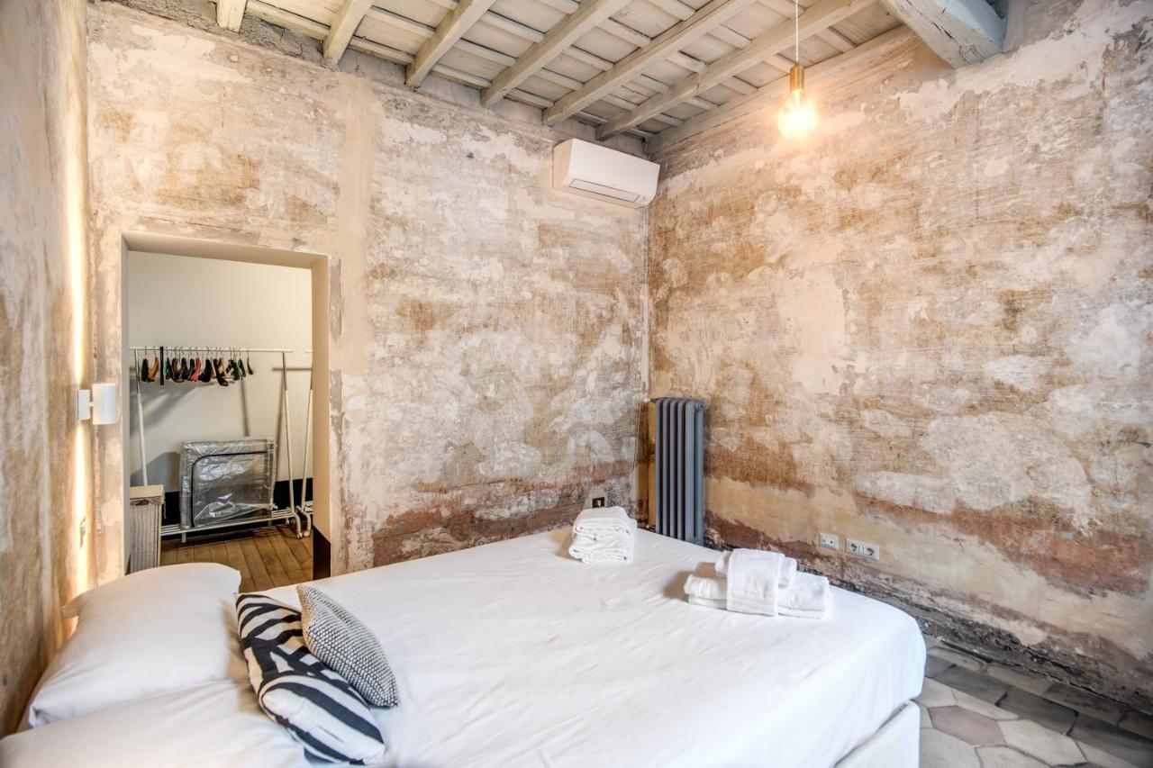 Stylish And Spacious Apartment Next To The Colosseum Rome Bagian luar foto