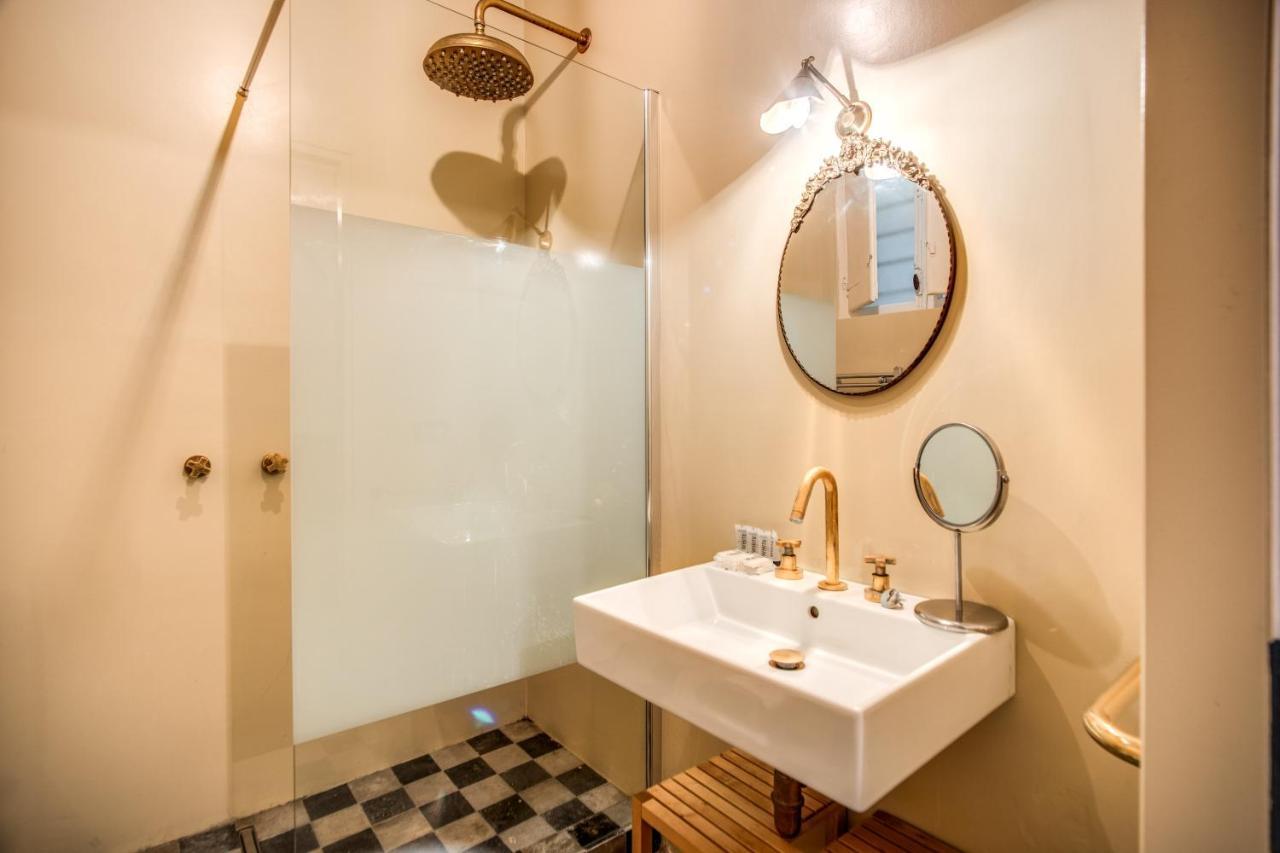 Stylish And Spacious Apartment Next To The Colosseum Rome Bagian luar foto