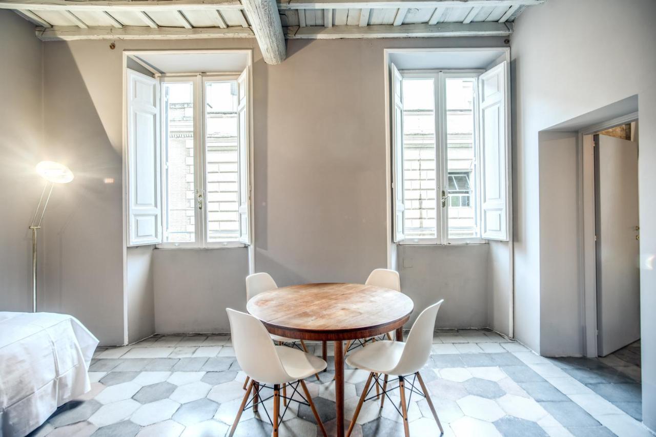 Stylish And Spacious Apartment Next To The Colosseum Rome Bagian luar foto