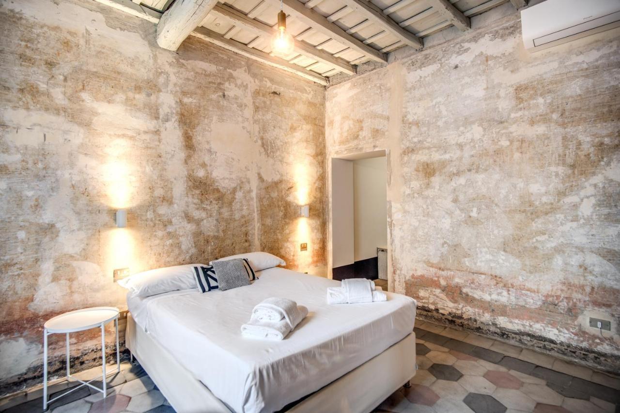 Stylish And Spacious Apartment Next To The Colosseum Rome Bagian luar foto